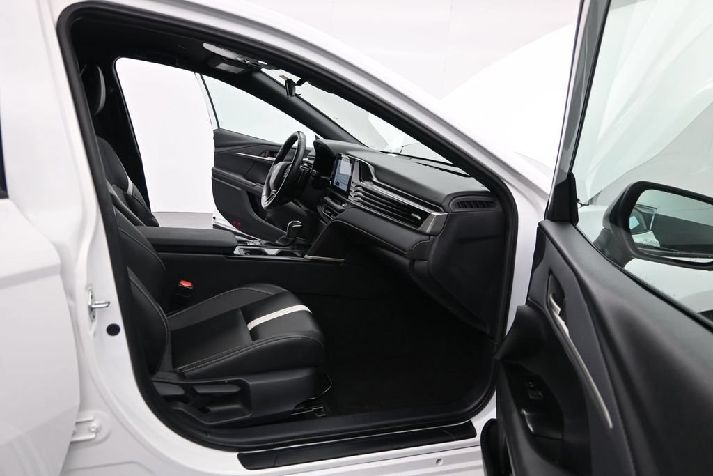 Used 2025 Toyota Camry SE FWD image 18
