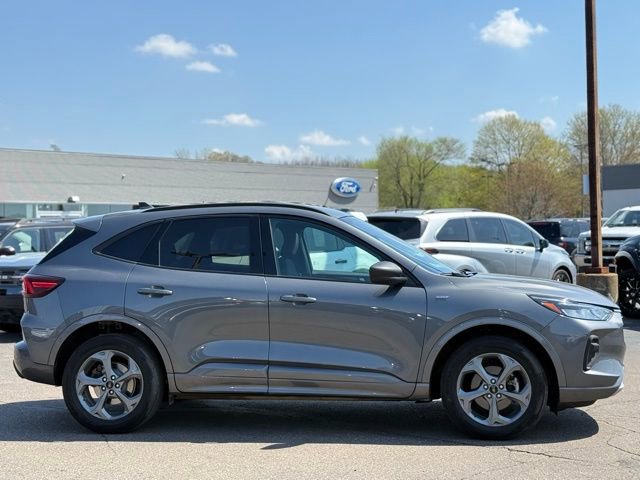 Certified 2023 Ford Escape ST-Line w/ Tech Pack #1 AWD/4WD image 33