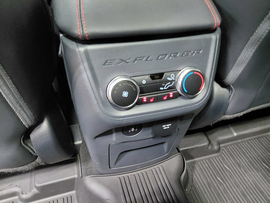 Certified 2025 Ford Explorer ST-Line w/ Premium Package AWD/4WD image 39