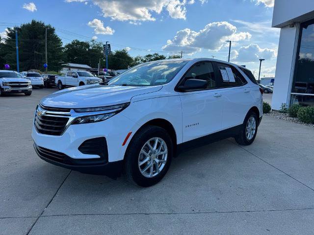 Used 2023 Chevrolet Equinox LS w/ LS Convenience Package AWD/4WD image 3