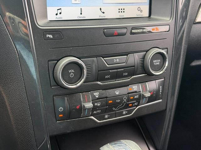 Certified 2018 Ford Explorer XLT w/ Equipment Group 202A FWD image 21