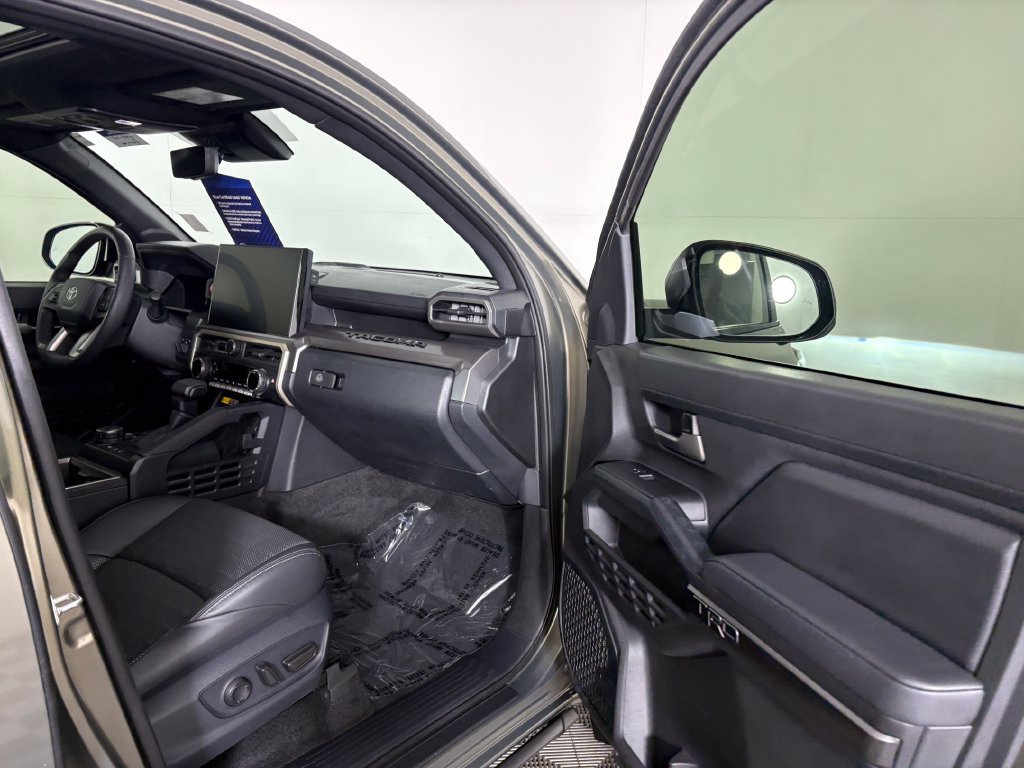 Used 2024 Toyota Tacoma TRD Off-Road w/ TRD Off Road Premium Package AWD/4WD image 34