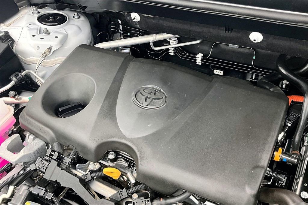 Used 2025 Toyota RAV4 XLE AWD/4WD image 34