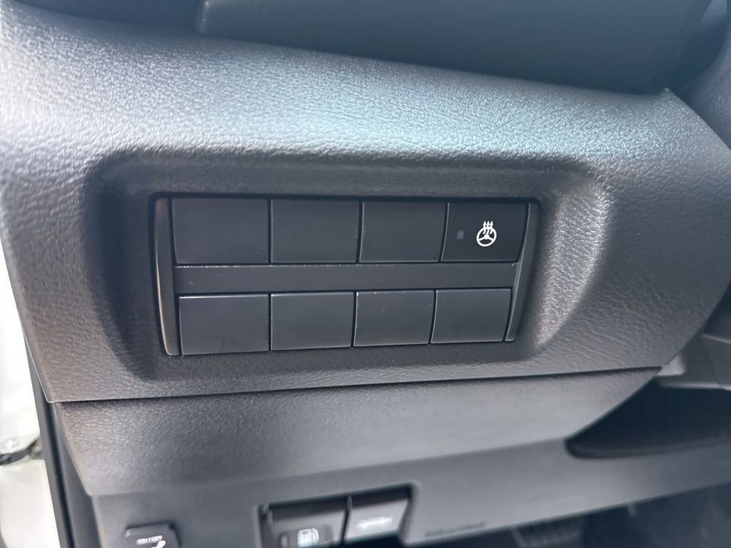 Used 2022 Nissan Kicks SR w/ Premium Package image 22