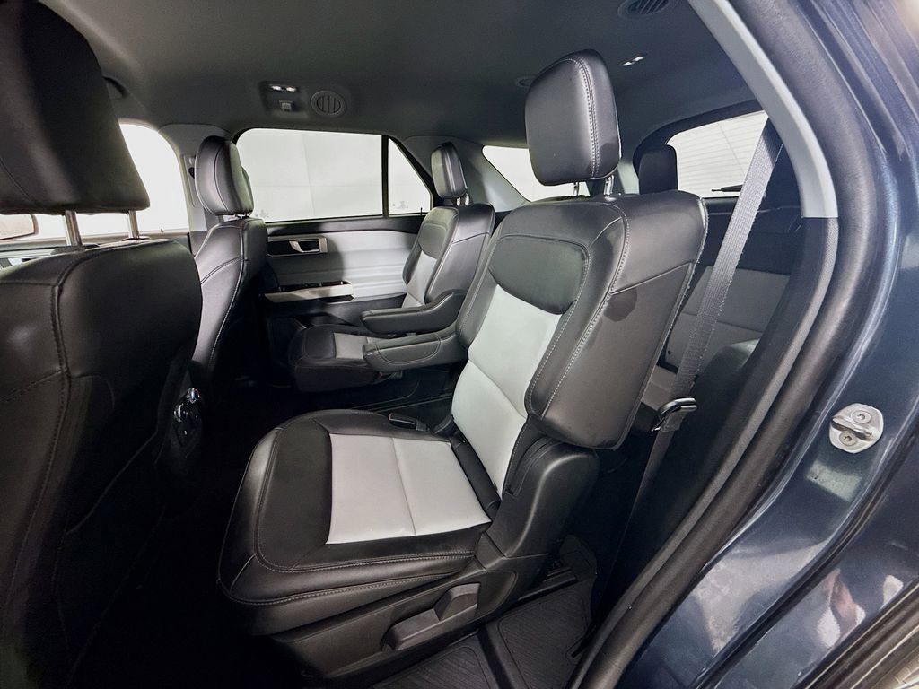 Certified 2023 Ford Explorer XLT w/ Equipment Group 202A image 4