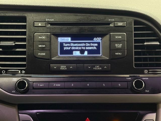 Used 2017 Hyundai Elantra SE image 23