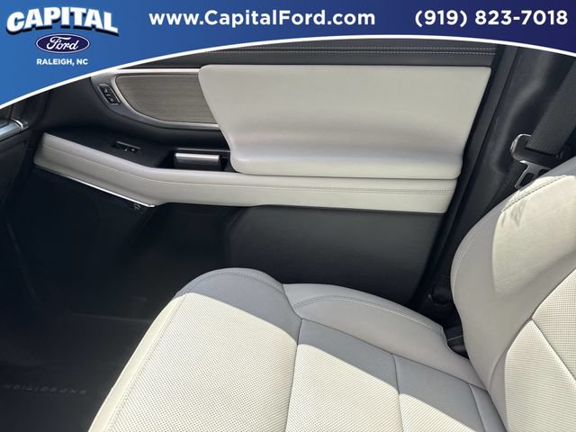 Certified 2025 Ford Expedition Max Platinum w/ Driver's Package AWD/4WD image 29