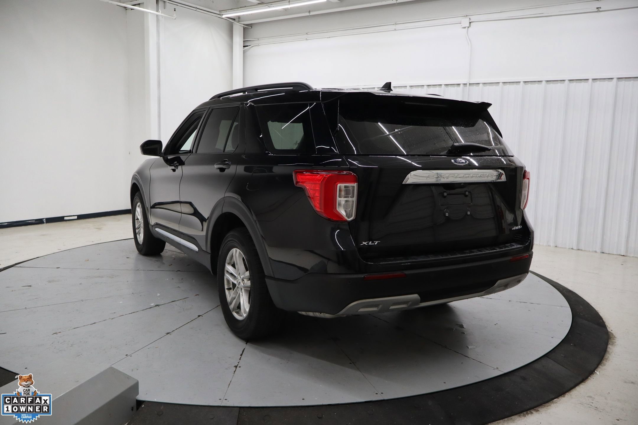 Certified 2023 Ford Explorer XLT w/ Equipment Group 202A AWD/4WD image 8