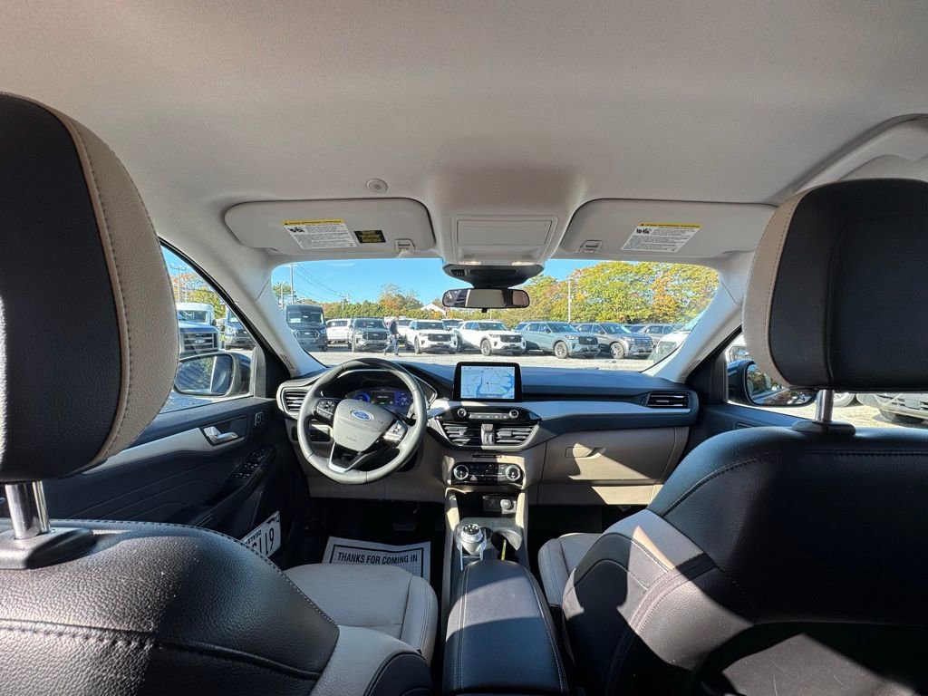 Certified 2022 Ford Escape SEL w/ Technology Package FWD image 11