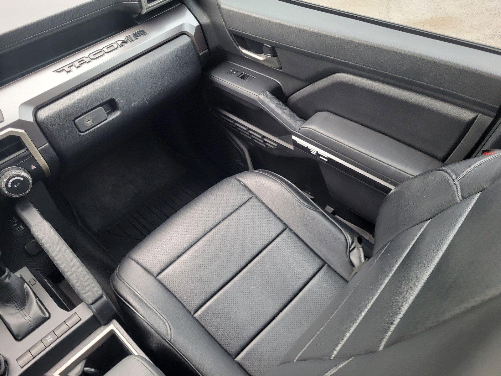 Used 2024 Toyota Tacoma TRD Off-Road image 16