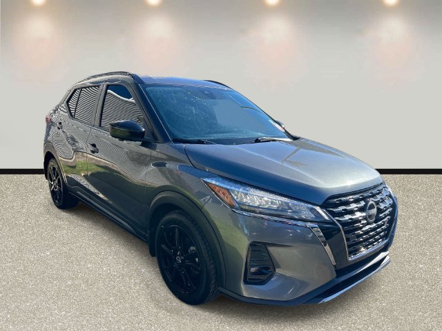 Used 2022 Nissan Kicks SR FWD image 3