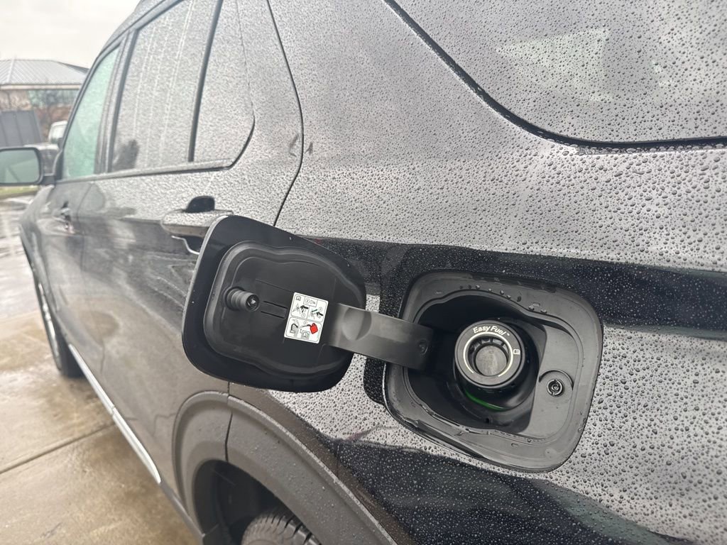 Certified 2023 Ford Explorer XLT w/ Equipment Group 202A image 18