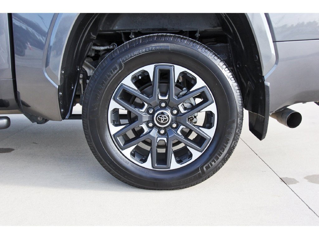 Used 2024 Toyota Tundra Limited AWD/4WD image 36