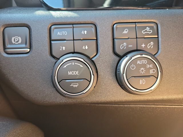 Used 2026 Chevrolet Silverado 2500 LTZ w/ LTZ Plus Package AWD/4WD image 27
