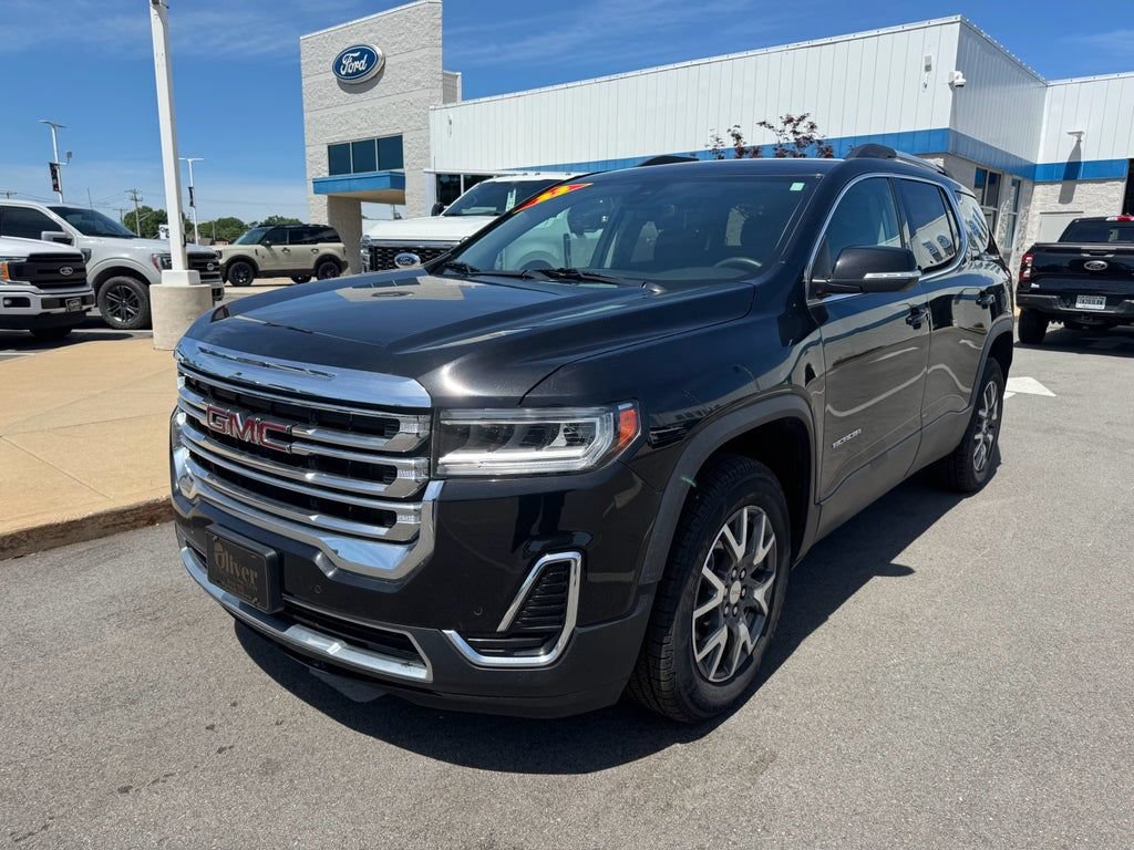 Used 2023 GMC Acadia SLE w/ Driver Convenience Package FWD image 4