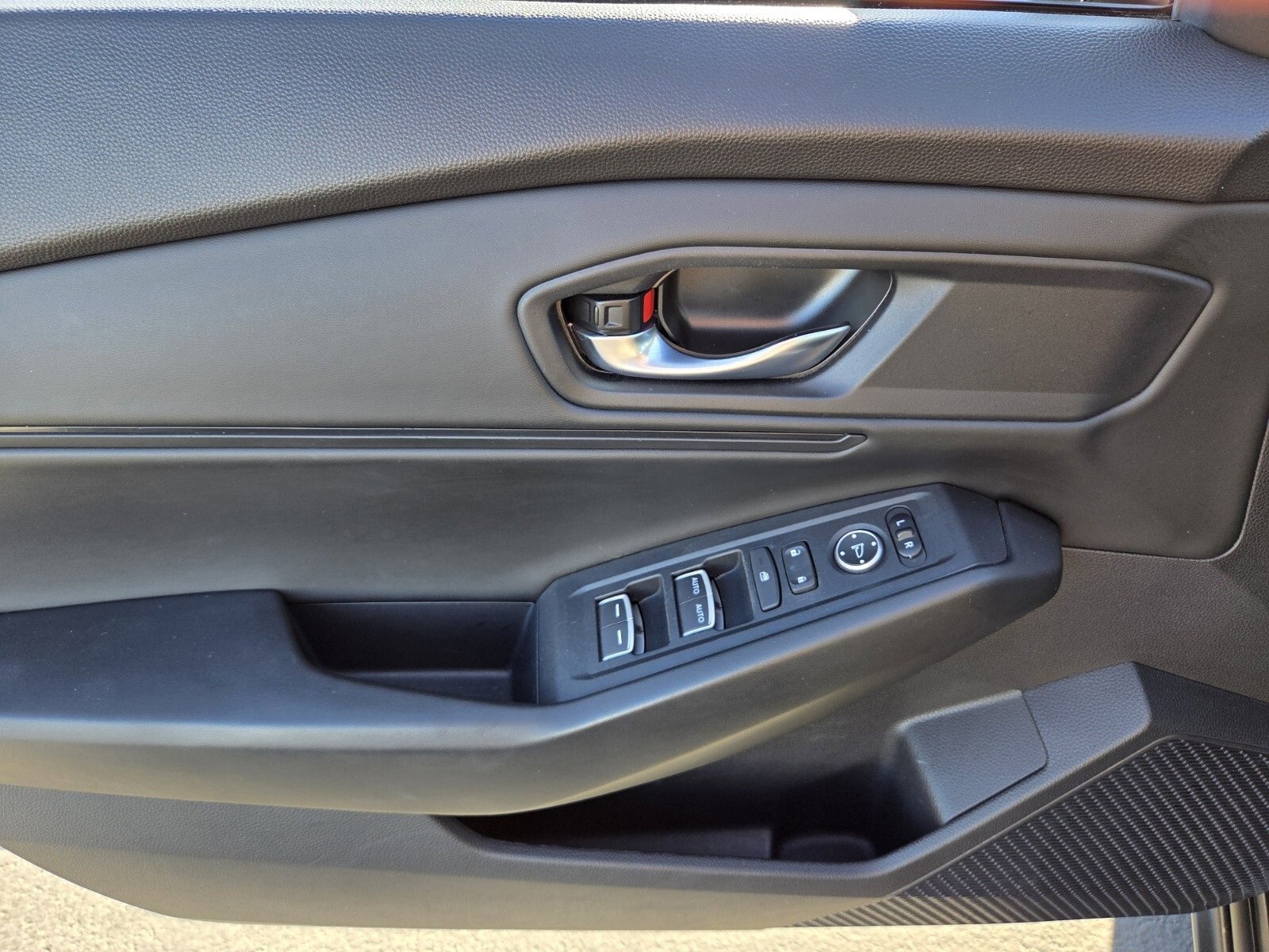 Used 2024 Honda Accord EX image 18