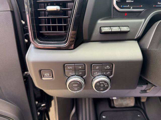 Used 2026 GMC Sierra 2500 AT4 w/ AT4 Premium Plus Package AWD/4WD image 21