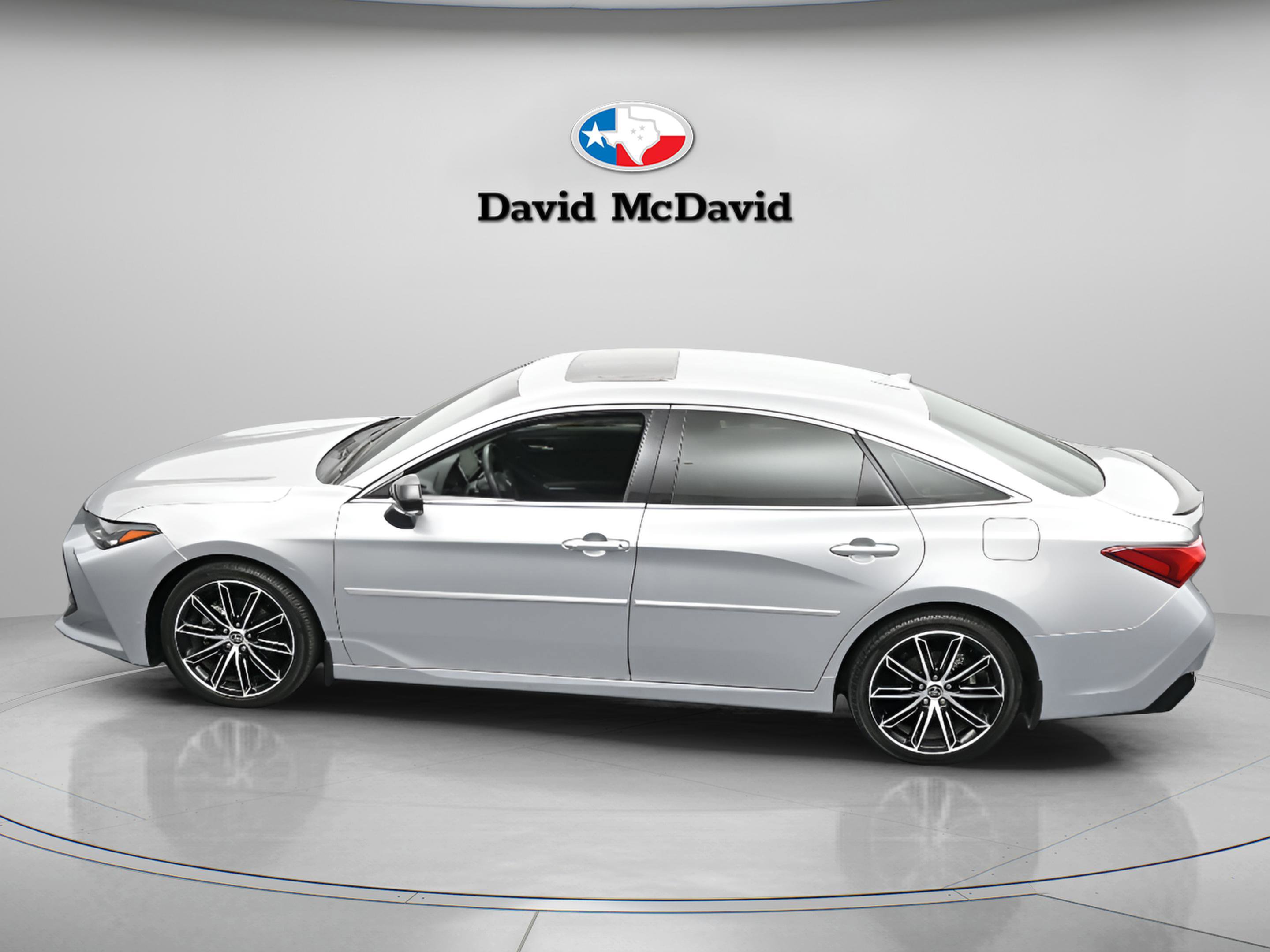 Used 2022 Toyota Avalon Touring image 7