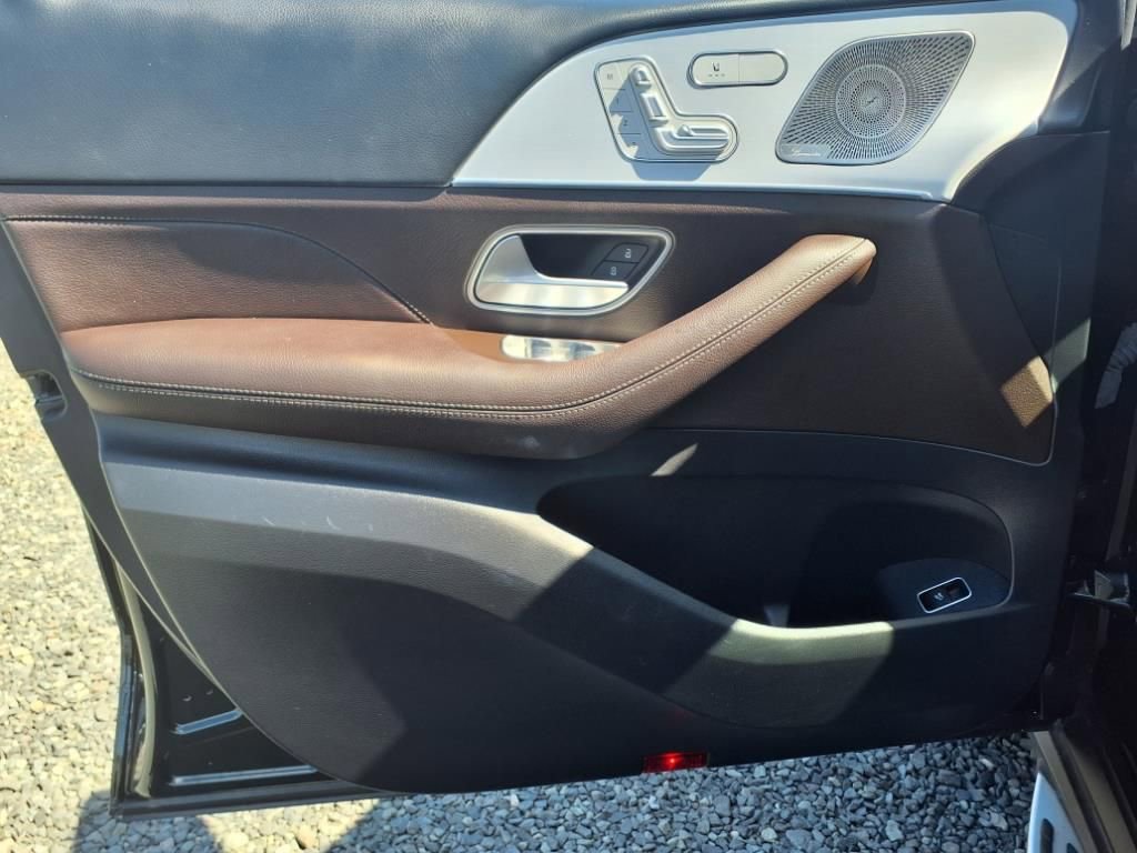 Used 2022 Mercedes-Benz GLE 350 4MATIC image 11