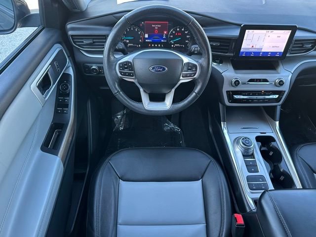 Certified 2022 Ford Explorer XLT w/ Equipment Group 202A RWD image 12