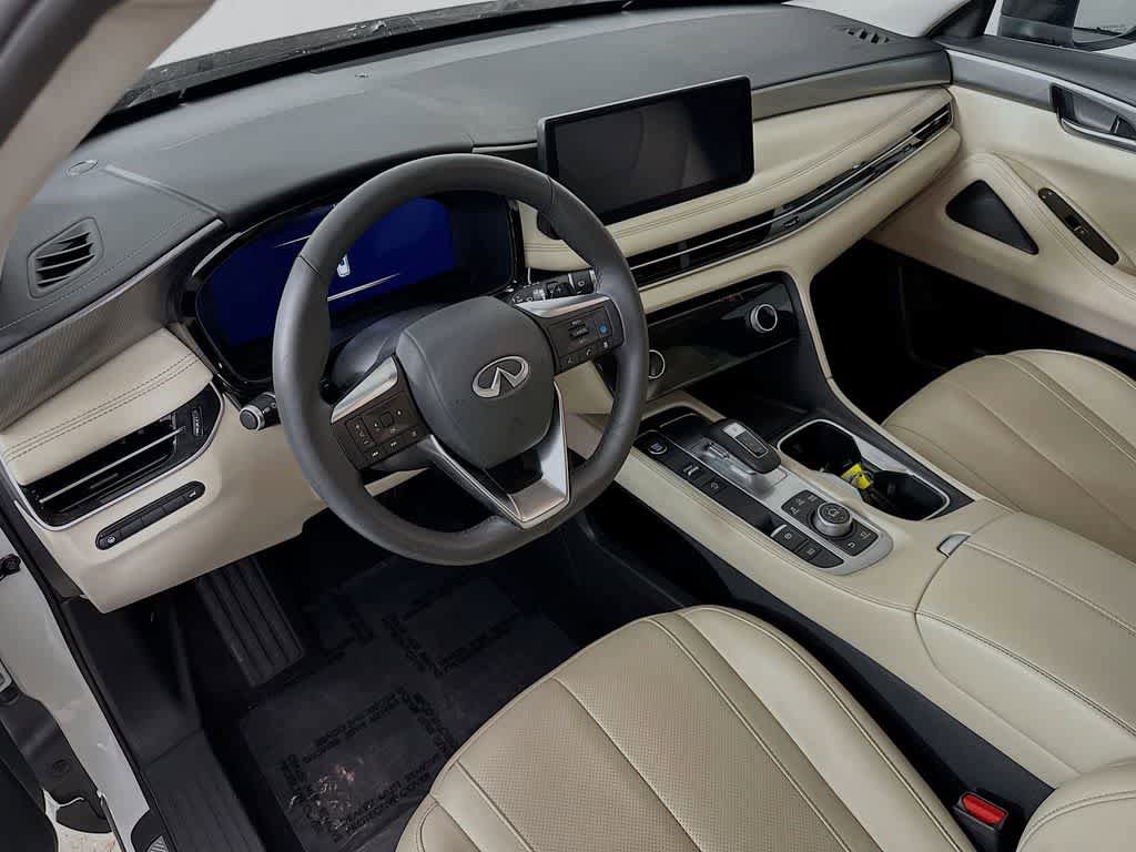 Used 2024 INFINITI QX60 Luxe AWD/4WD image 2