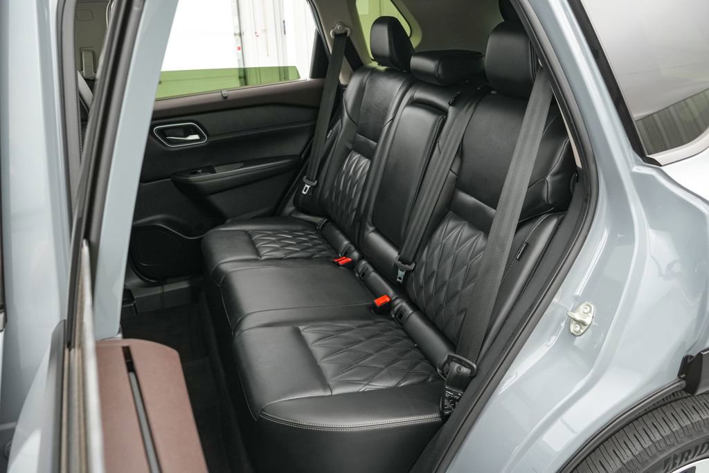 Used 2023 Nissan Rogue Platinum w/ Platinum Premium Package image 19