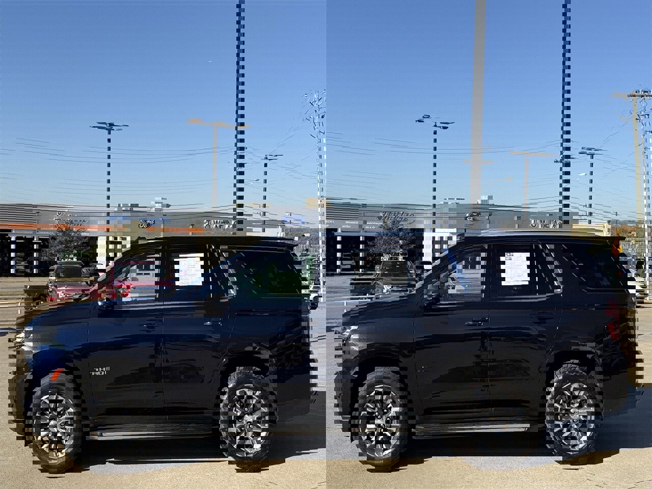 Used 2023 Chevrolet Tahoe LT w/ Luxury Package image 3