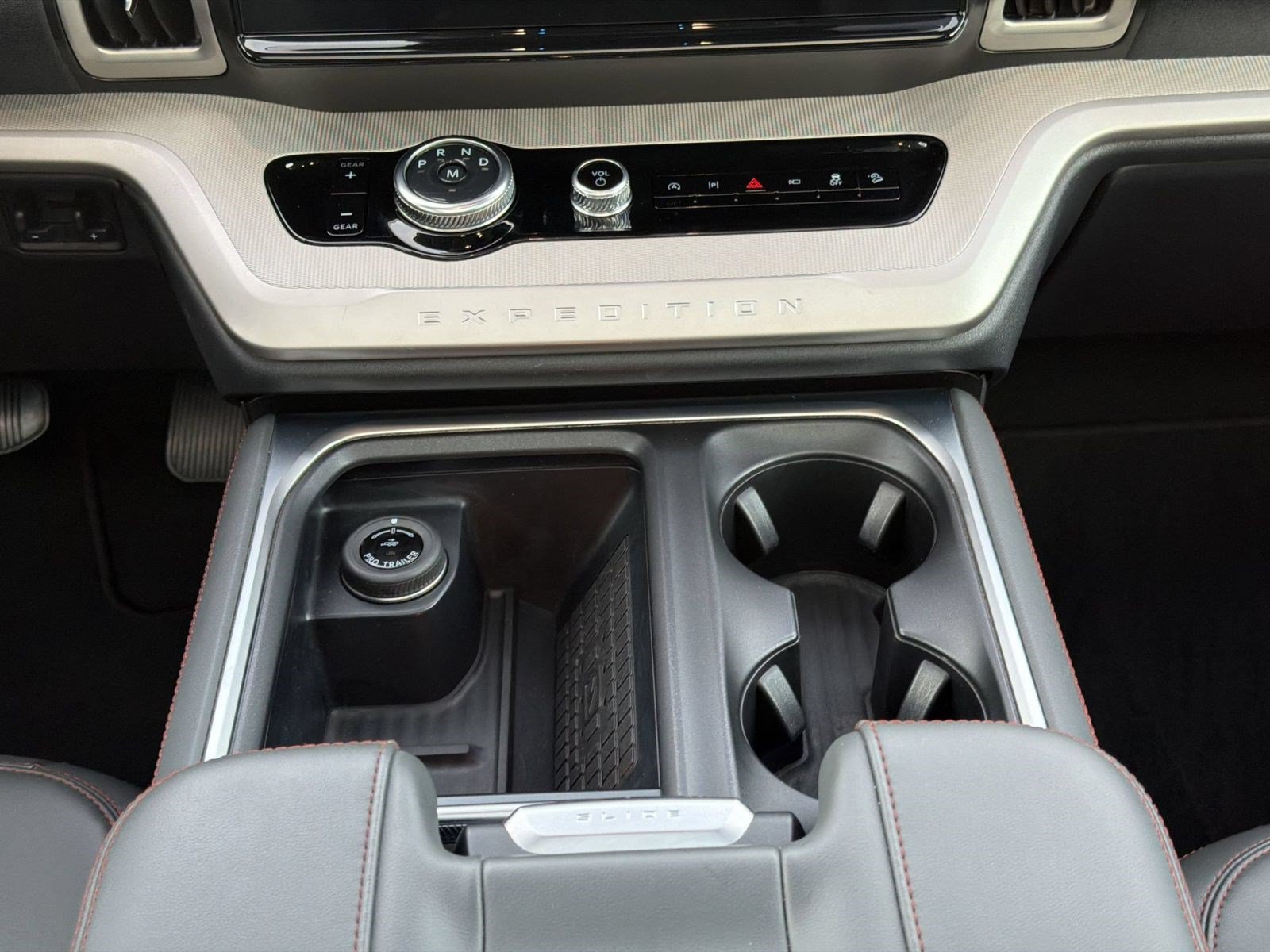 Certified 2025 Ford Expedition Active AWD/4WD image 19