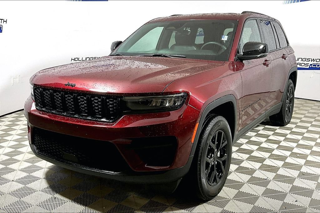 Used 2025 Jeep Grand Cherokee Altitude