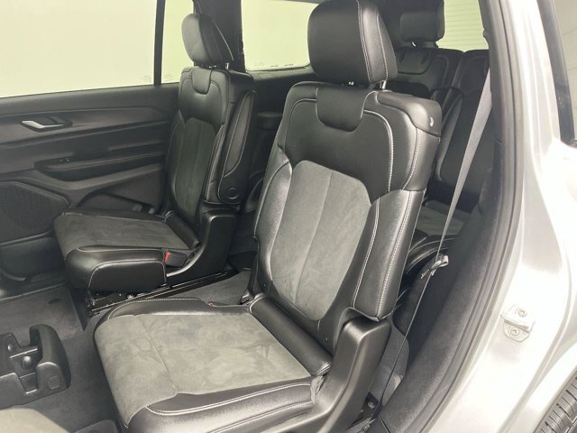 Used 2025 Jeep Grand Cherokee L Altitude AWD/4WD image 13
