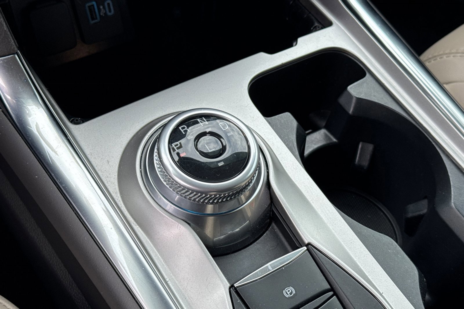 Certified 2022 Ford Explorer Platinum w/ Technology Package image 22