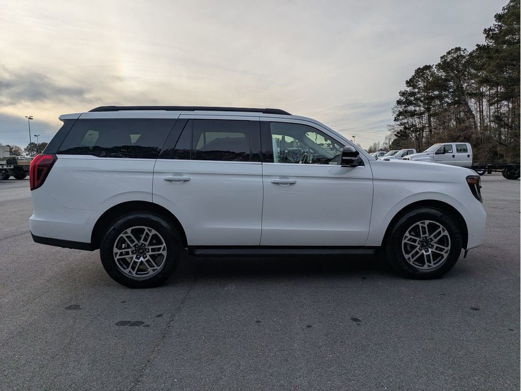 Certified 2025 Ford Expedition Active image 7