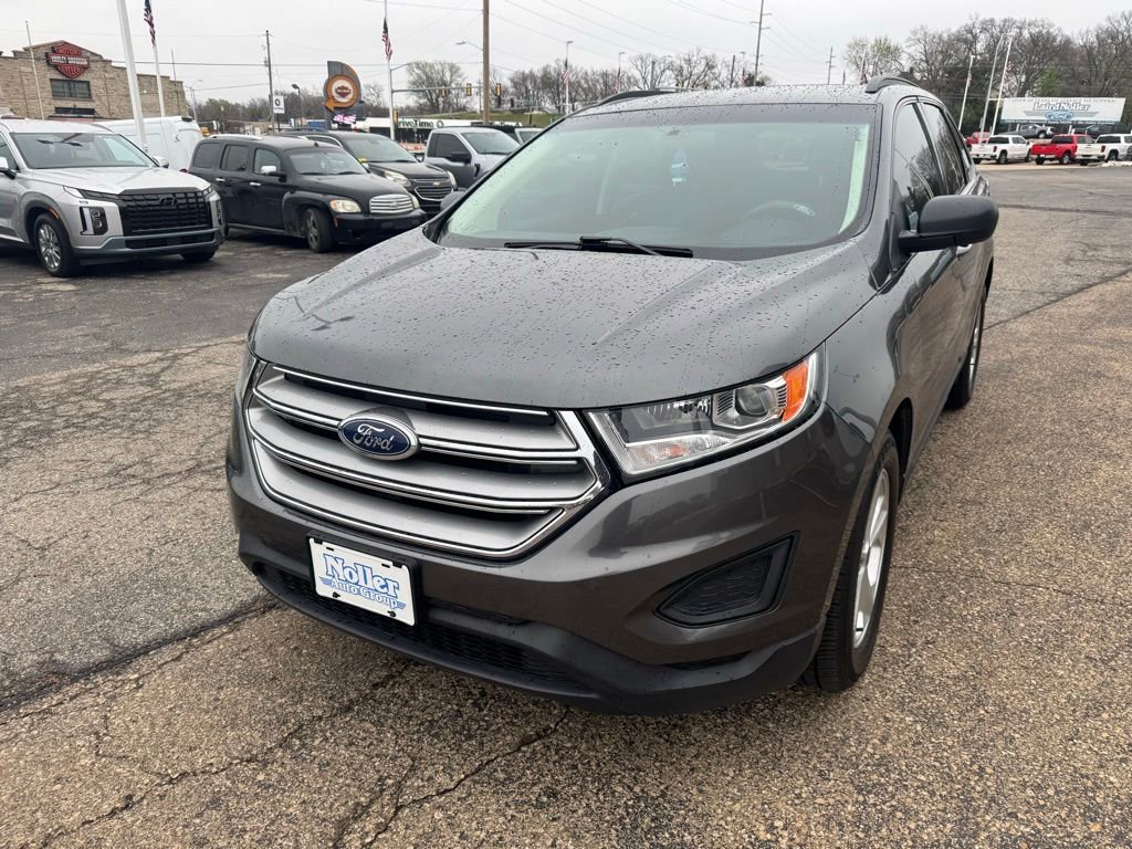 Certified 2018 Ford Edge SE image 3