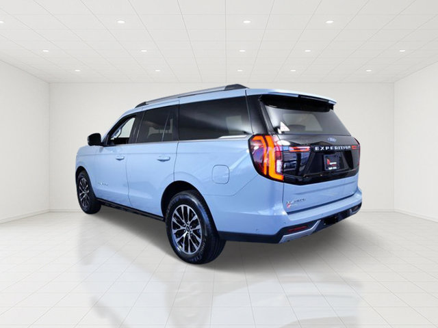 Certified 2025 Ford Expedition Platinum AWD/4WD image 4