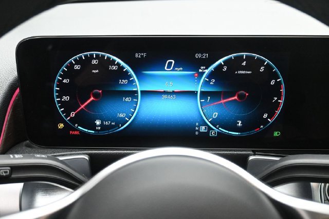 Used 2023 Mercedes-Benz GLB 250 4MATIC image 13
