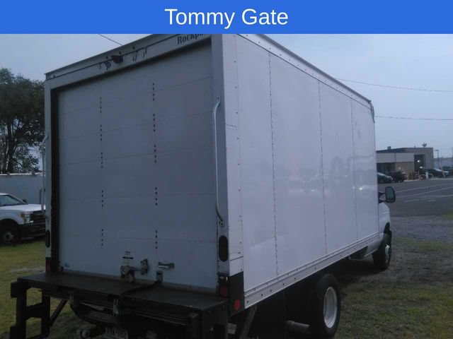 Certified 2024 Ford E-450 and Econoline 450 Super Duty w/ Power Windows & Locks Group RWD image 3