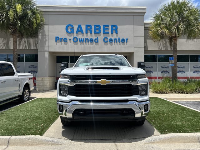 Used 2025 Chevrolet Silverado 2500 LT w/ Convenience Package AWD/4WD image 11
