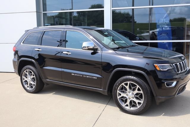 Used 2022 Jeep Grand Cherokee Limited w/ Tech Group AWD/4WD image 2