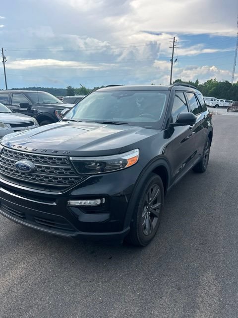 Certified 2023 Ford Explorer XLT w/ Equipment Group 202A AWD/4WD image 6
