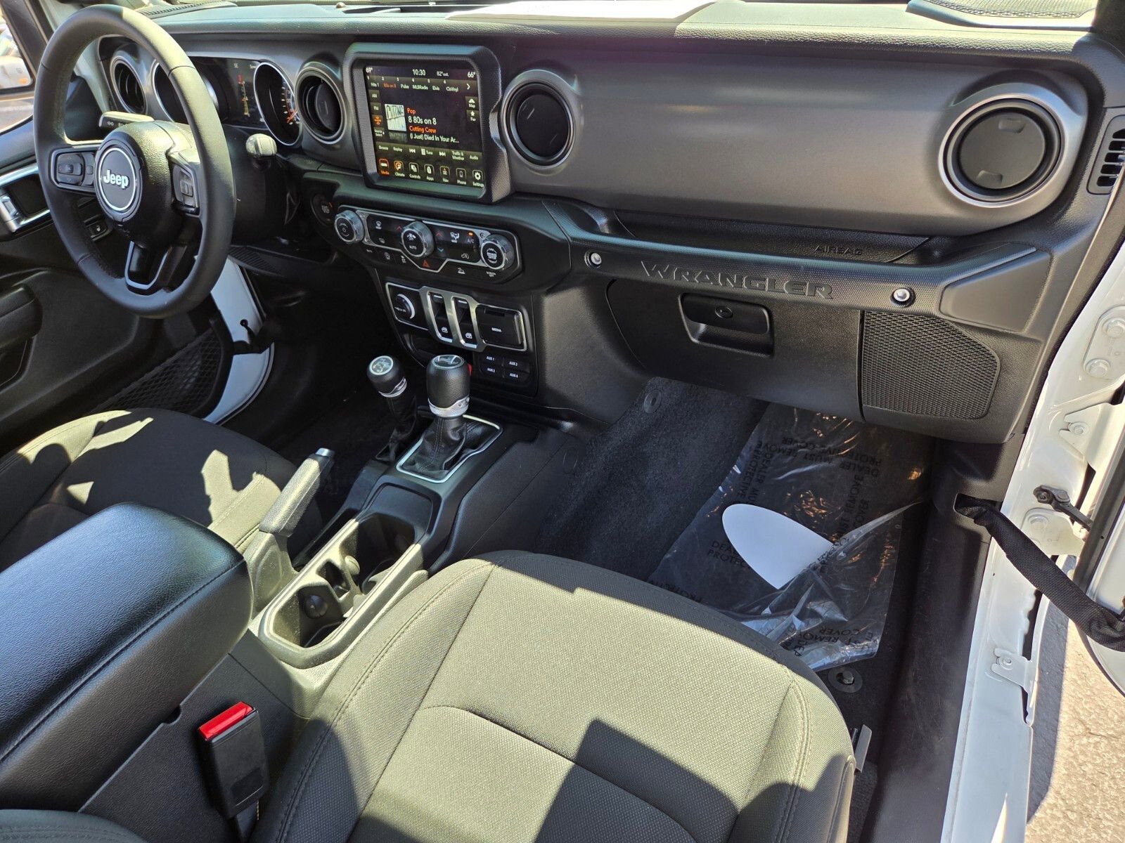 Used 2023 Jeep Wrangler Sport AWD/4WD image 16
