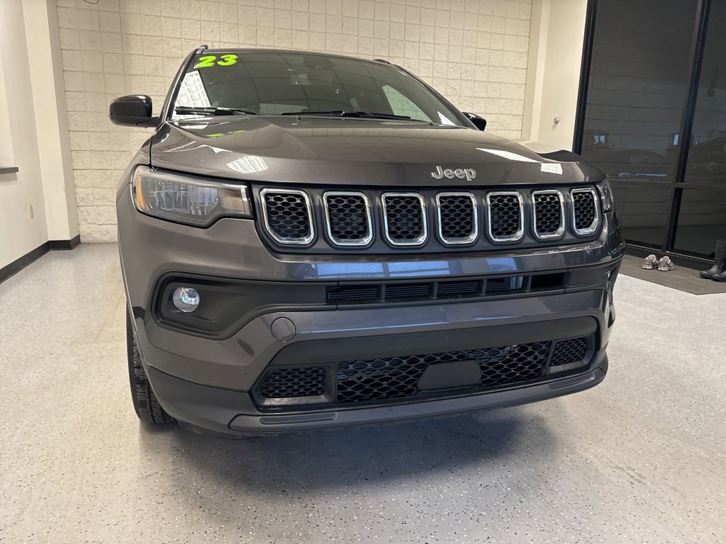 Used 2023 Jeep Compass Latitude w/ Convenience Group image 16