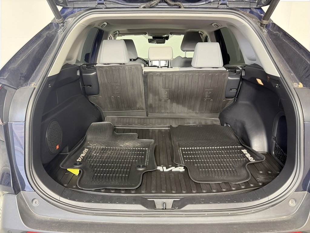 Used 2020 Toyota RAV4 Limited image 27