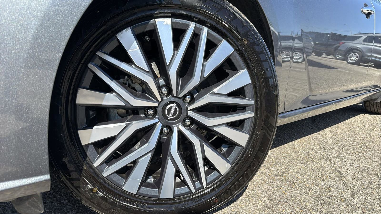 Used 2024 Nissan Altima 2.5 SV image 9