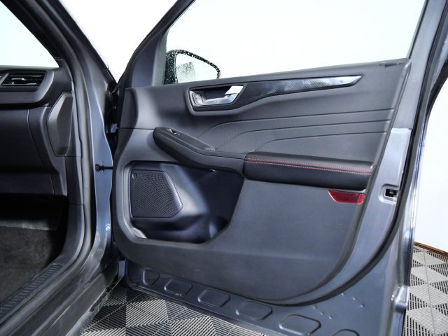 Certified 2025 Ford Escape ST-Line AWD/4WD image 9
