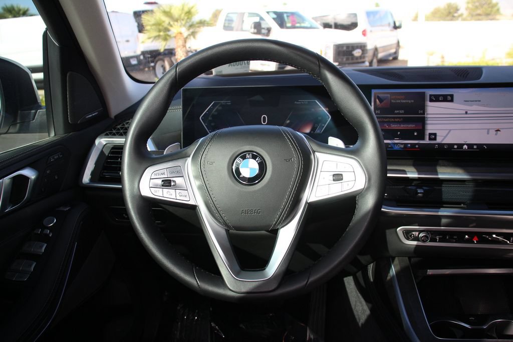 Used 2024 BMW X7 xDrive40i w/ Premium Package AWD/4WD image 16