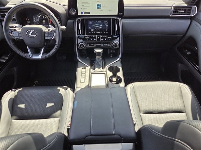 Used 2024 Lexus LX 600 4WD w/ Appearance Package image 12