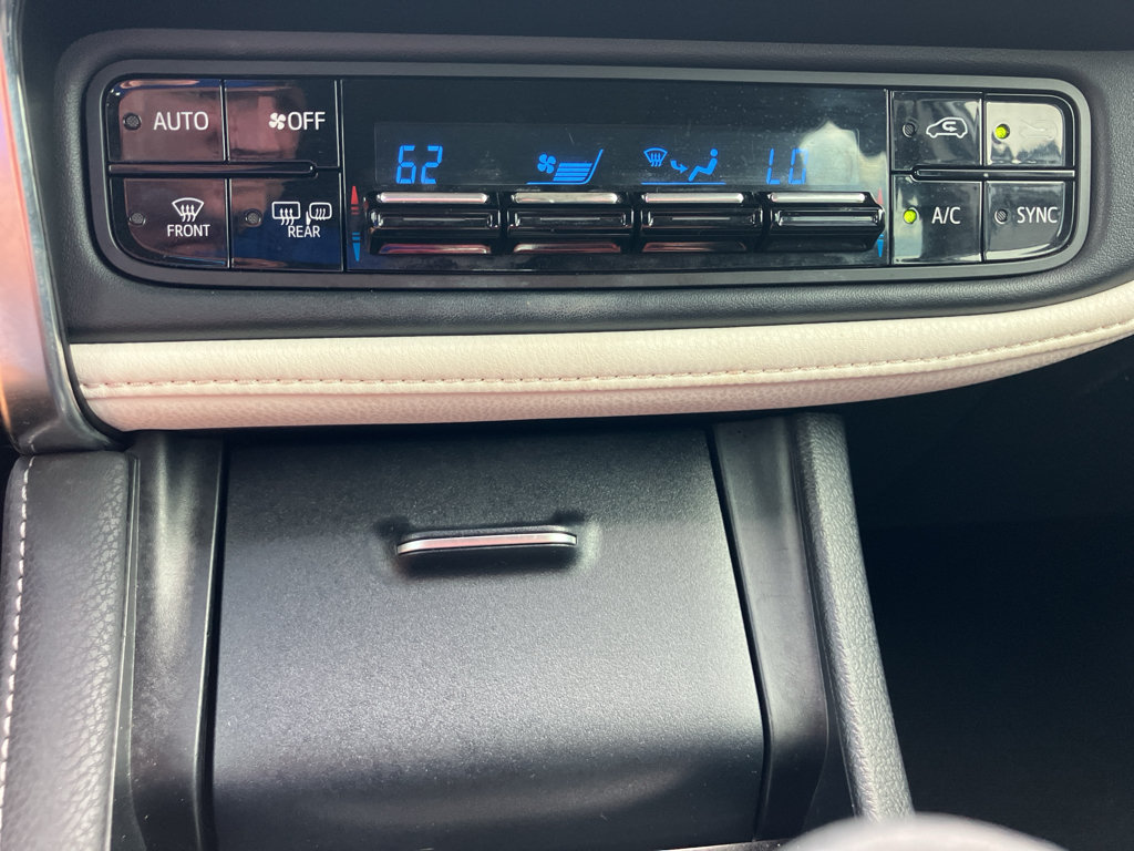 Used 2017 Toyota Corolla iM FWD image 18