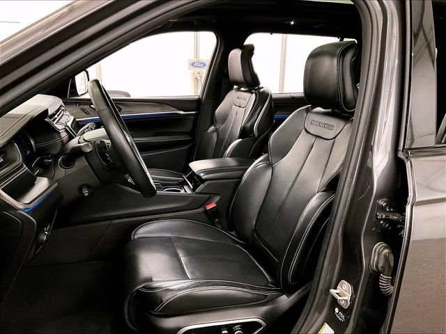 Used 2021 Jeep Grand Cherokee L Overland w/ Luxury Tech Group IV AWD/4WD image 24