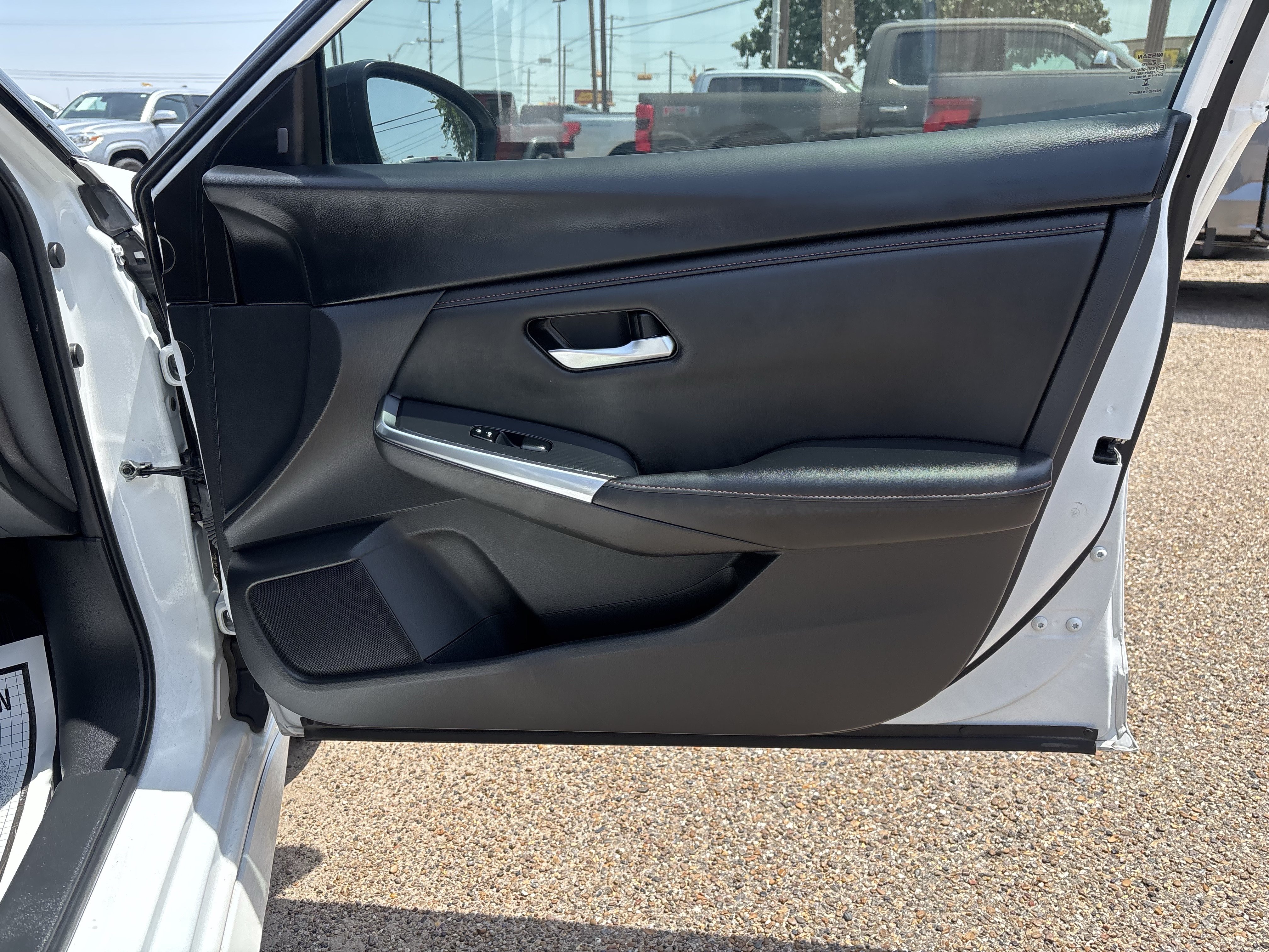 Used 2023 Nissan Sentra SR w/ Midnight Edition Package FWD image 23