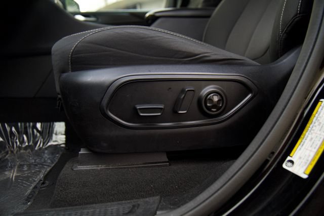 Used 2024 Jeep Grand Cherokee L Laredo RWD image 16